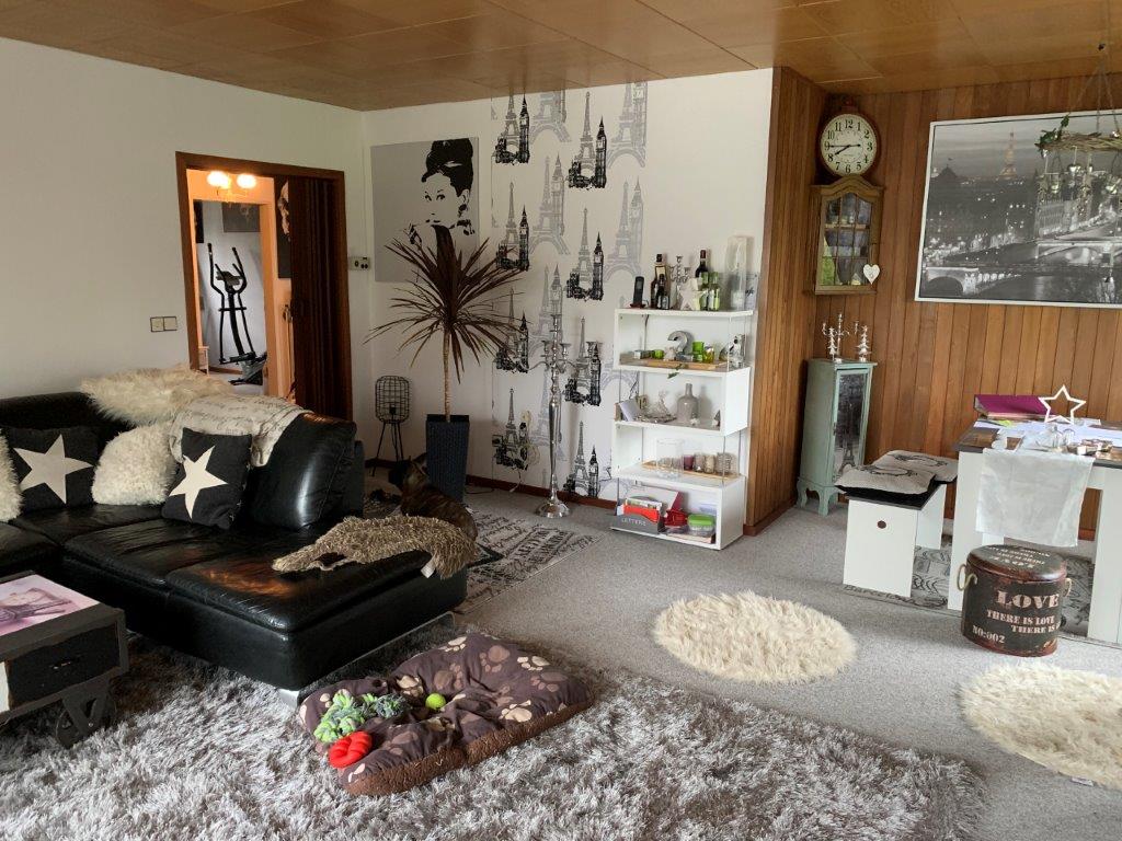 Wohnzimmer mit Essecke